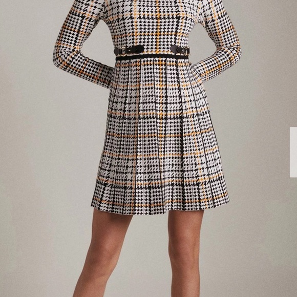 Karen Millen Check Knit Funnel Neck Skater Dress

Size L - Picture 1 of 8